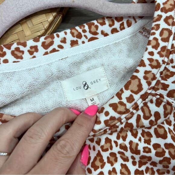 Lou & grey signature soft leopard printed crewneck sweatshirt pullover sweater - Picture 4 of 7